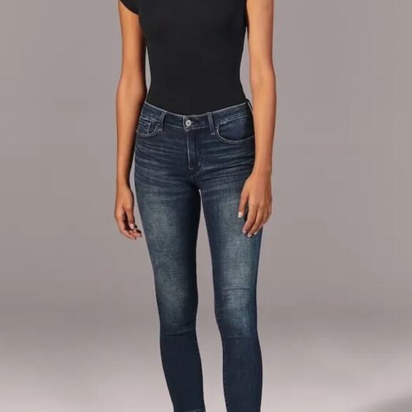 Abercrombie & Fitch Mid Rise Super Skinny Ankle Jean - Picture 3 of 7
